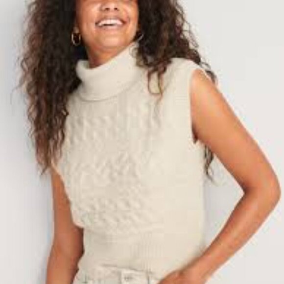 Old Navy Women’s Sleeveless Cropped Cozy Plush-Yarn Cable-Knit Turtleneck - Picture 1 of 5